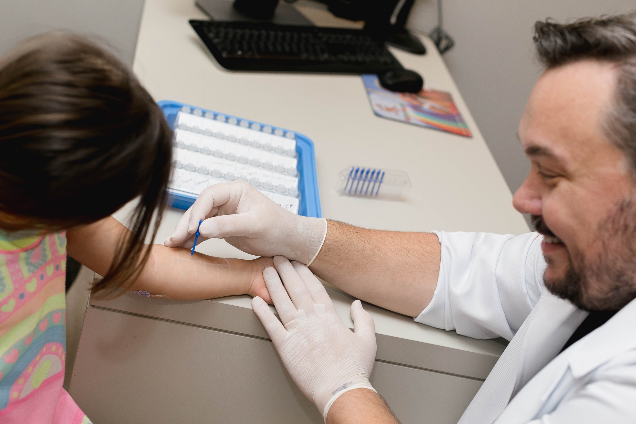 Realização de teste alérgico no consultório